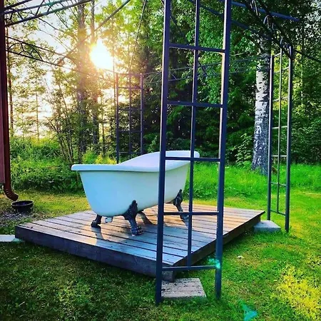 Ullakko - Vuokramummola, Ihana Talo Maalla Lapinjärvi